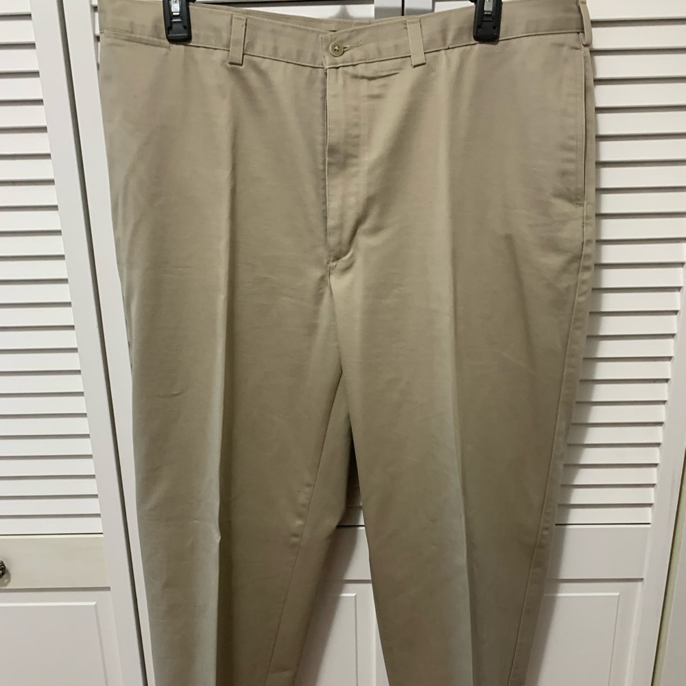 Men’s Khaki pants